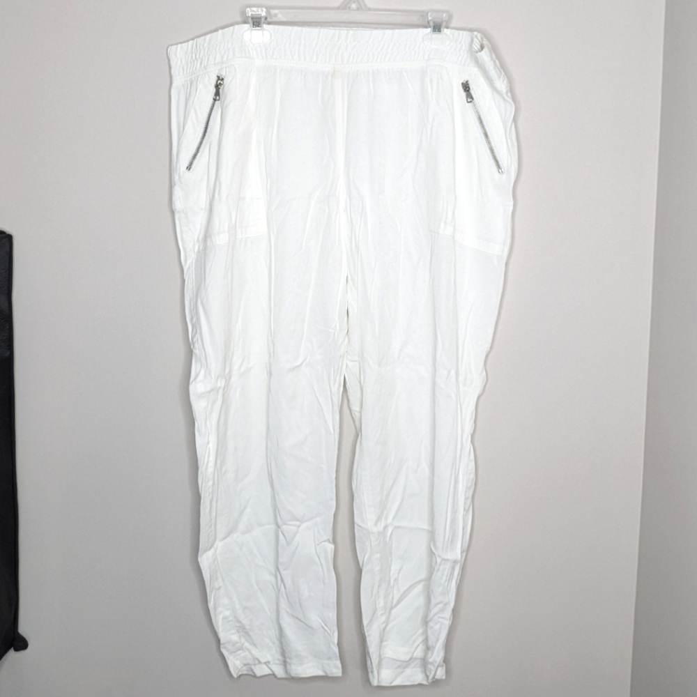 Chicos White Ankle Pants 4 2XL